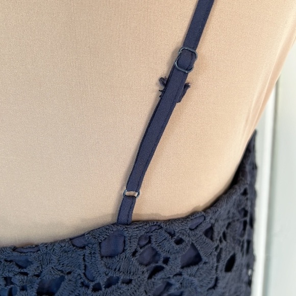 ASTR -the label- navy lace spaghetti strap fit and flare midi dress size L - Picture 6 of 11